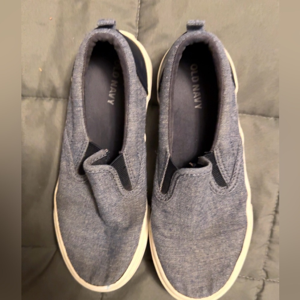 Old navy shoes